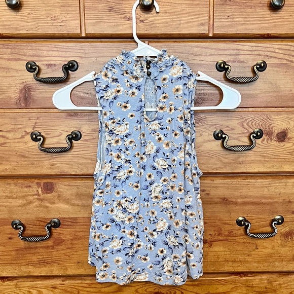 Floral print tank from Francesca’s, Size XS - Picture 3 of 3